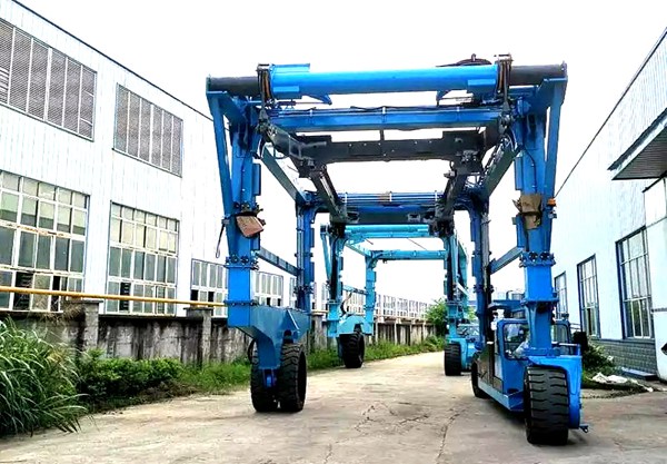 浙江杭州集装箱跨运车厂家其集装箱跨运车到底是什么设备