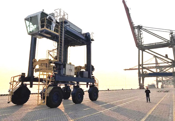 安徽滁州不同吨位集装箱跨运车的核心区别